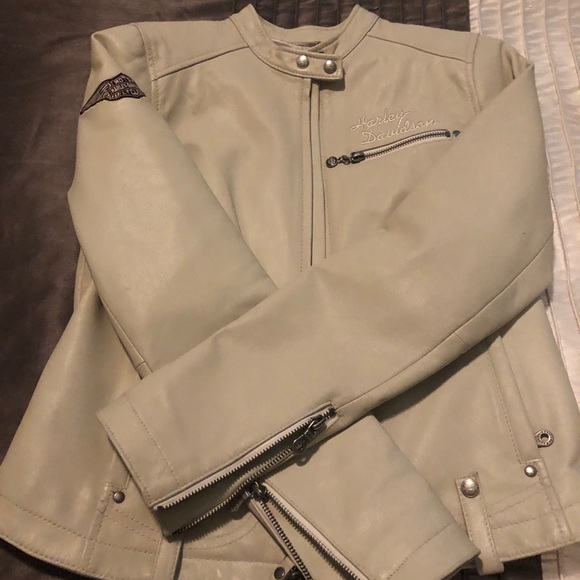 Harley Davidson Cream leather jacket and chaps - Picture 2 of 7